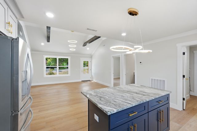 216 Twin Oaks Rd, Mcminnville, TN 37110