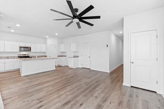 224 Night Riders WAY, Jarrell, TX 76537