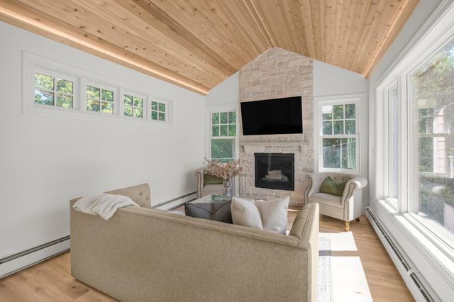 20590 Linden Road, Deephaven, MN 55331