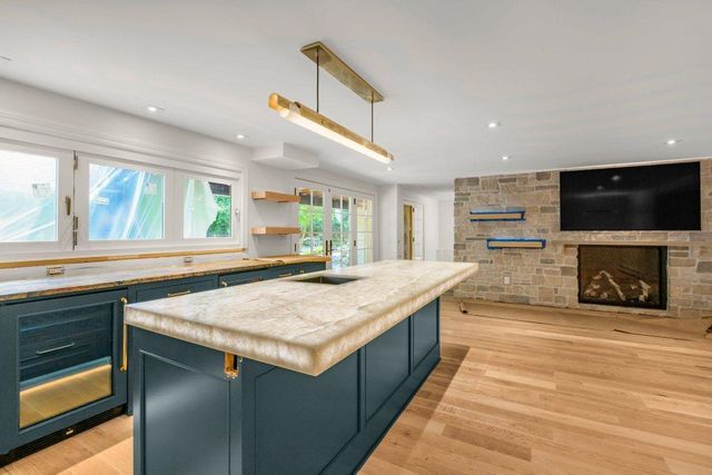 20590 Linden Road, Deephaven, MN 55331