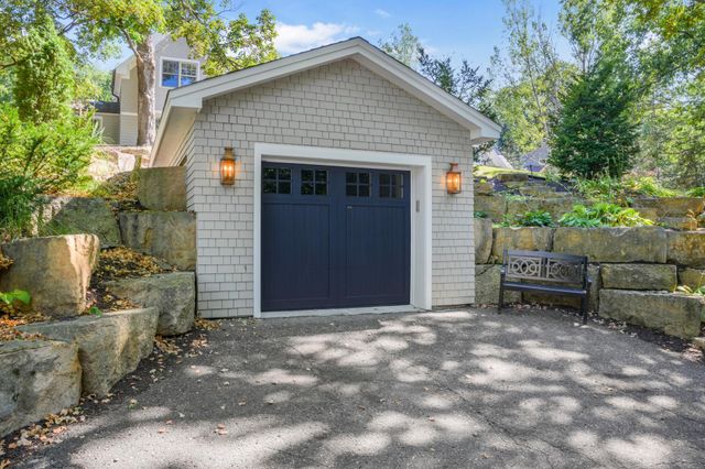 20590 Linden Road, Deephaven, MN 55331