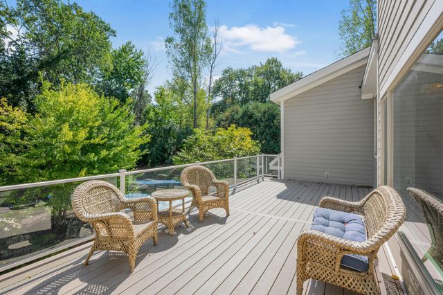 20590 Linden Road, Deephaven, MN 55331
