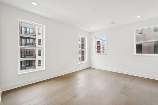 286 Dickenson Street, Columbus, OH 43215