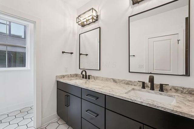 286 Dickenson Street, Columbus, OH 43215