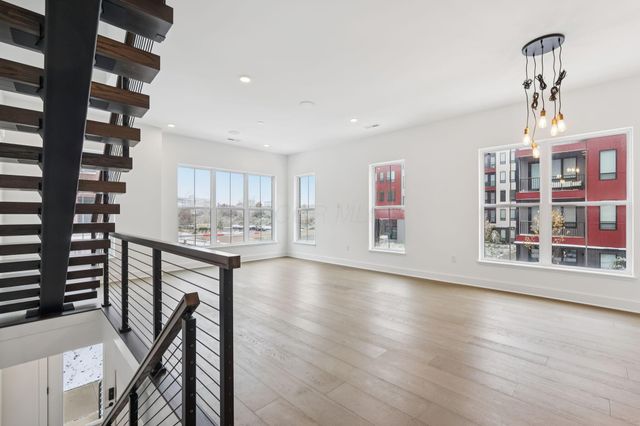 286 Dickenson Street, Columbus, OH 43215