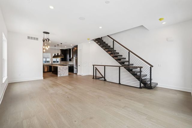 286 Dickenson Street, Columbus, OH 43215