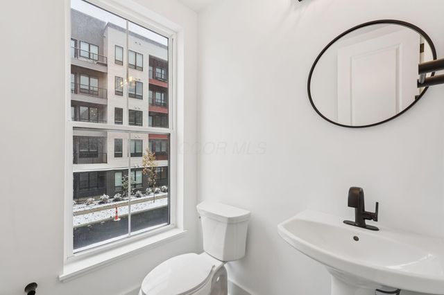 286 Dickenson Street, Columbus, OH 43215