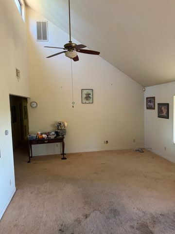 18060 Burgen Dr, Applegate, CA 95703