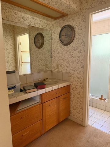 18060 Burgen Dr, Applegate, CA 95703