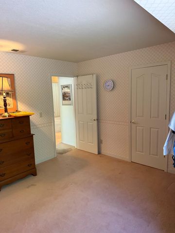 18060 Burgen Dr, Applegate, CA 95703