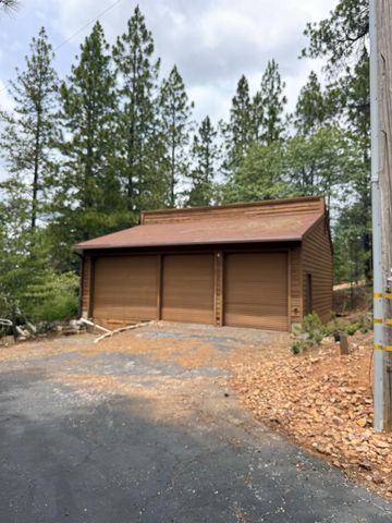 18060 Burgen Dr, Applegate, CA 95703