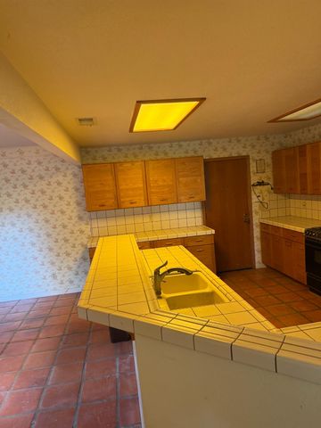18060 Burgen Dr, Applegate, CA 95703