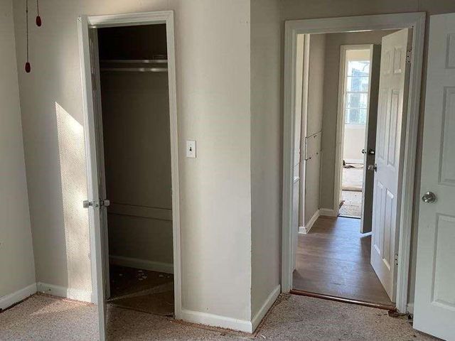 122 S Circle Drive, Liverpool, TX 77577