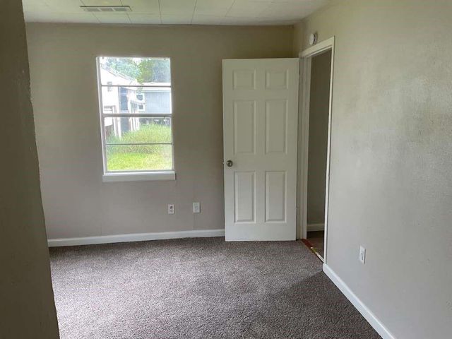 122 S Circle Drive, Liverpool, TX 77577