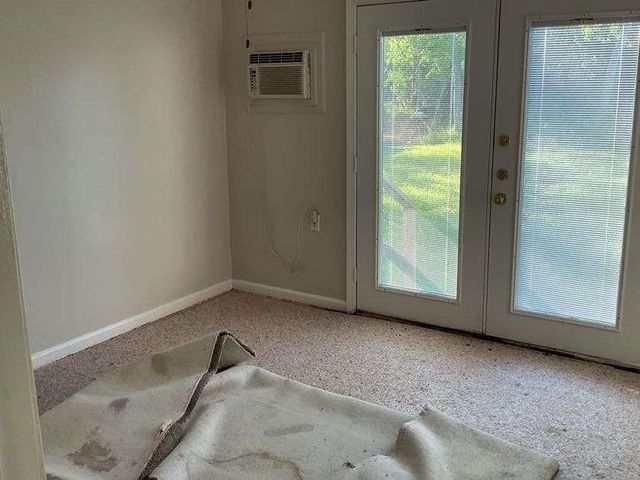 122 S Circle Drive, Liverpool, TX 77577