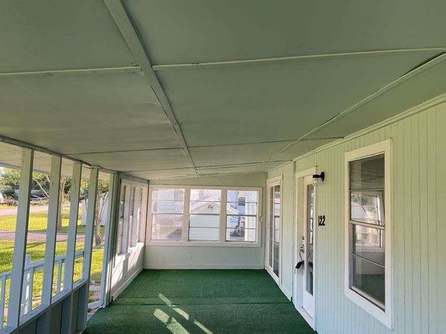 122 S Circle Drive, Liverpool, TX 77577