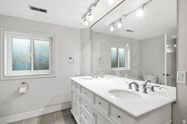 2551 W LOLENE CIR, Taylorsville, UT 84129