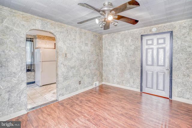 329 LAUREL RD, Sharon Hill, PA 19079