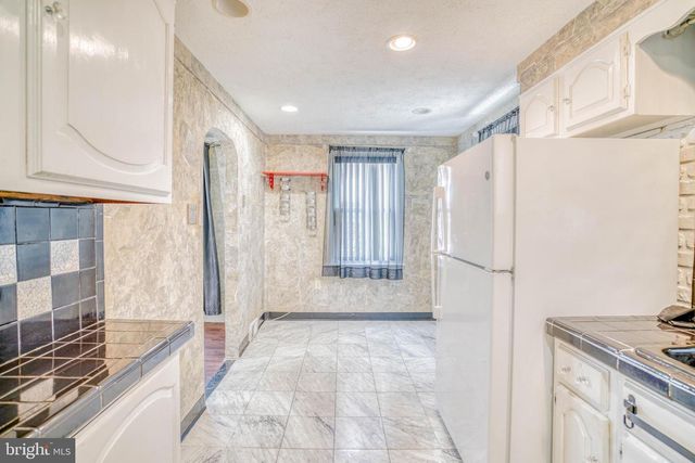 329 LAUREL RD, Sharon Hill, PA 19079