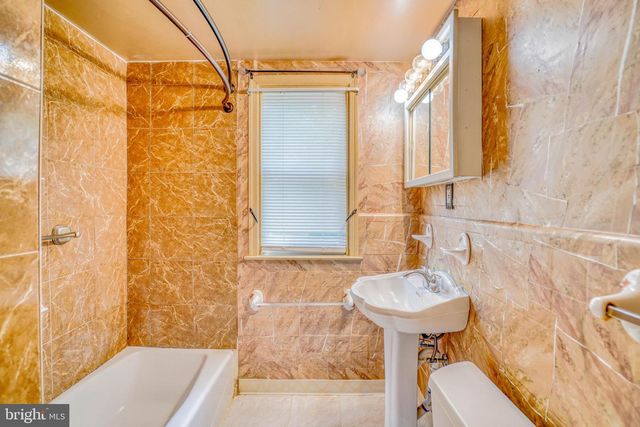 329 LAUREL RD, Sharon Hill, PA 19079