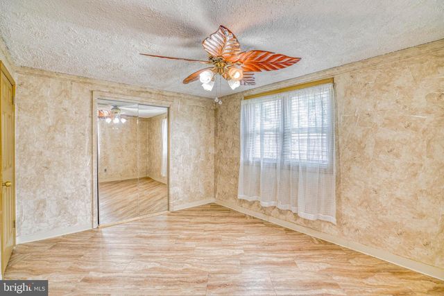 329 LAUREL RD, Sharon Hill, PA 19079