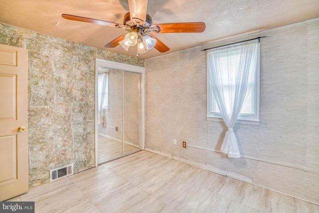 329 LAUREL RD, Sharon Hill, PA 19079