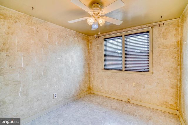 329 LAUREL RD, Sharon Hill, PA 19079