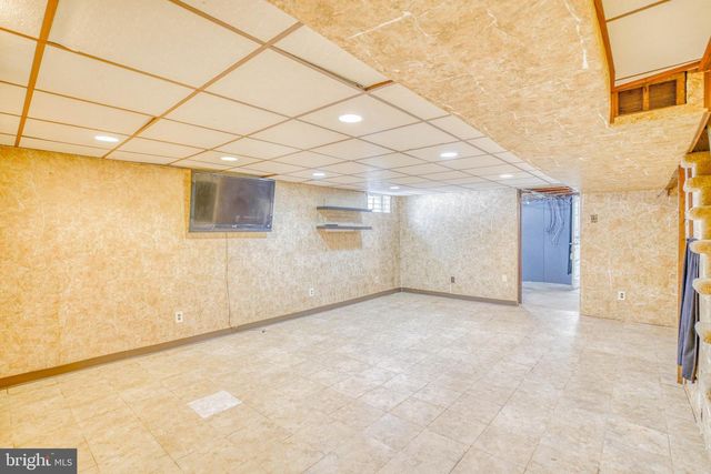 329 LAUREL RD, Sharon Hill, PA 19079