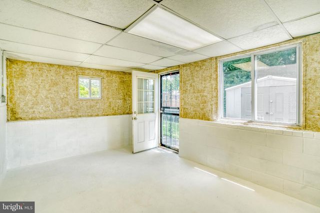 329 LAUREL RD, Sharon Hill, PA 19079