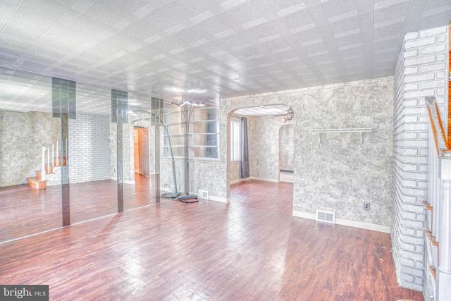 329 LAUREL RD, Sharon Hill, PA 19079