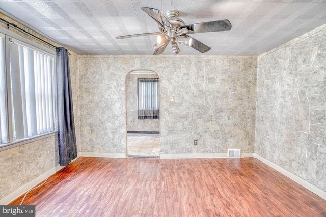 329 LAUREL RD, Sharon Hill, PA 19079