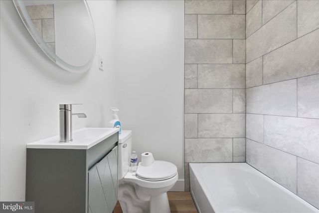 422 DARBY TER, Darby, PA 19023