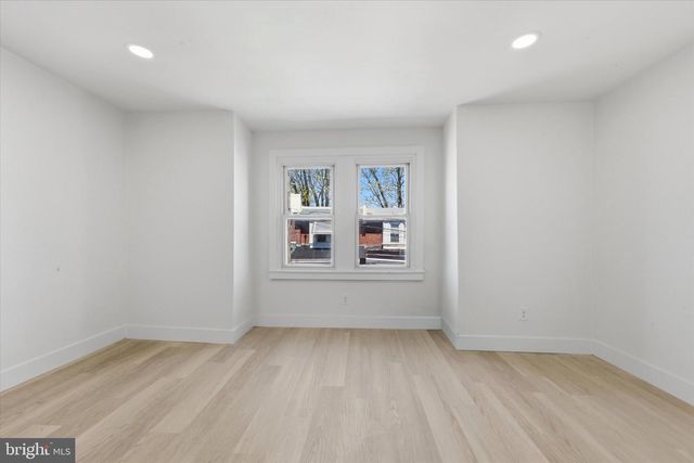 422 DARBY TER, Darby, PA 19023