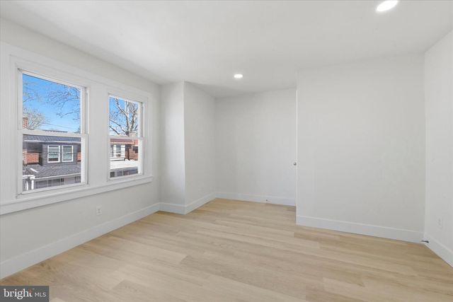 422 DARBY TER, Darby, PA 19023
