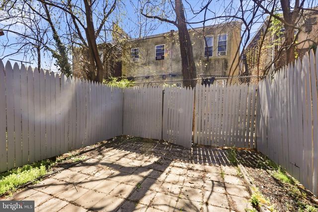 422 DARBY TER, Darby, PA 19023