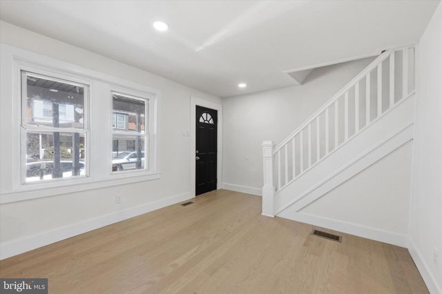 422 DARBY TER, Darby, PA 19023