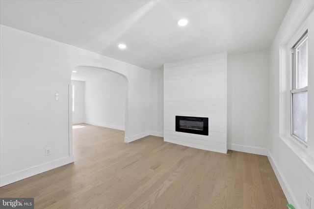 422 DARBY TER, Darby, PA 19023