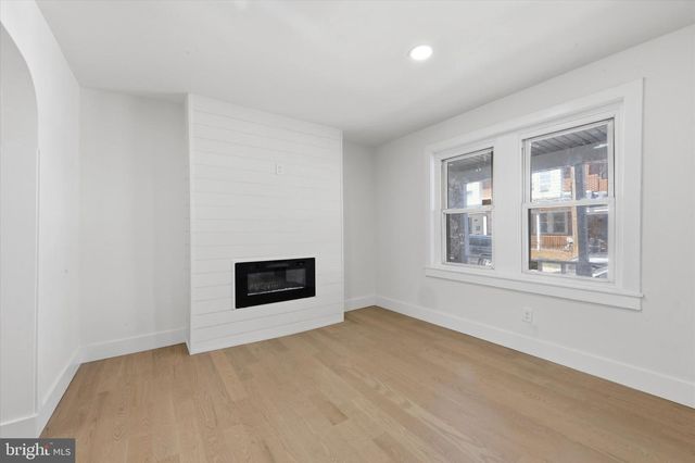 422 DARBY TER, Darby, PA 19023