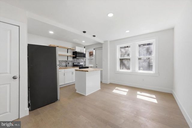 422 DARBY TER, Darby, PA 19023