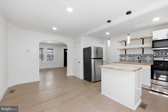 422 DARBY TER, Darby, PA 19023