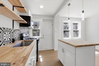 422 DARBY TER, Darby, PA 19023