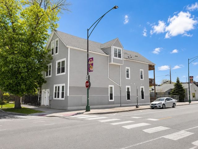 3579 W Mclean Avenue, Chicago, IL 60647