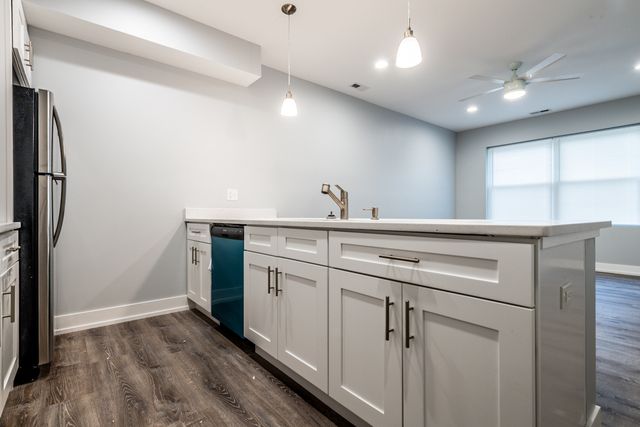 3579 W Mclean Avenue, Chicago, IL 60647