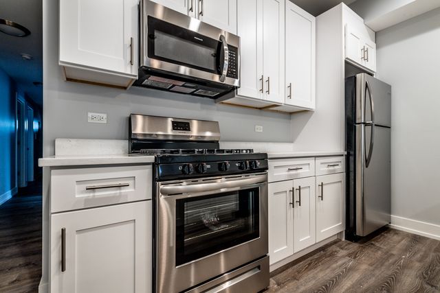 3579 W Mclean Avenue, Chicago, IL 60647