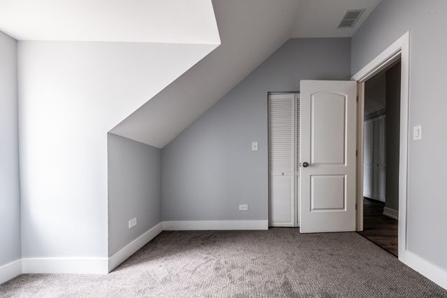 3579 W Mclean Avenue, Chicago, IL 60647
