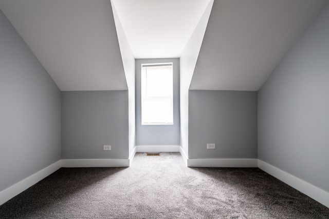 3579 W Mclean Avenue, Chicago, IL 60647