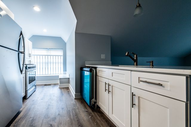 3579 W Mclean Avenue, Chicago, IL 60647