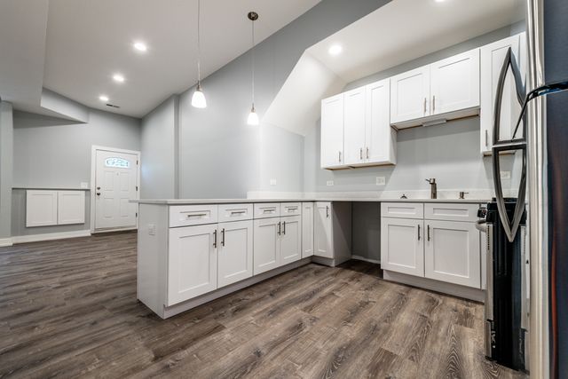 3579 W Mclean Avenue, Chicago, IL 60647