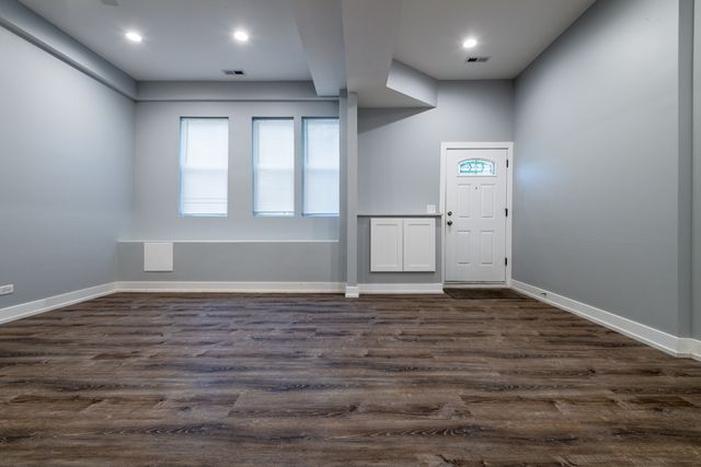 3579 W Mclean Avenue, Chicago, IL 60647
