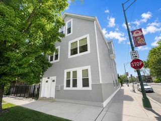 3579 W Mclean Avenue, Chicago, IL 60647